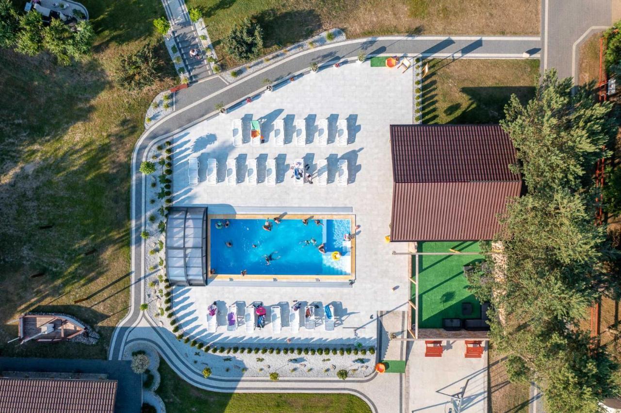 Domki Letniskowe I Pokoje Savana Nad Morzem Jaroslawiec Exterior photo