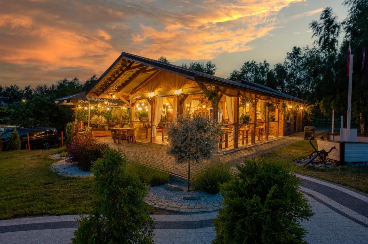 Domki Letniskowe I Pokoje Savana Nad Morzem Jaroslawiec Exterior photo